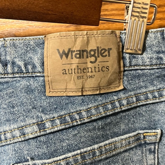 Wrangler Men's Straight Blue Jeans - Picture 3 of 4
